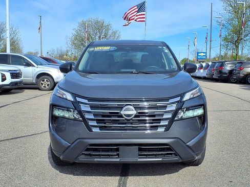 Used 2024 Nissan Rogue S AWD/4WD image 2