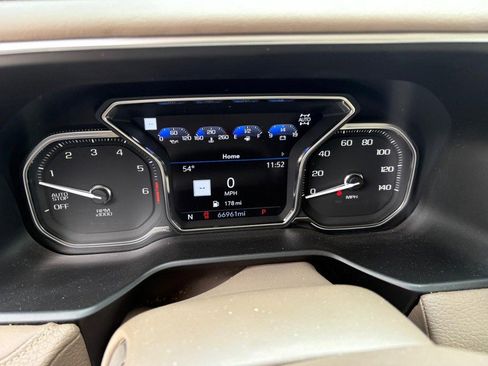 Used 2021 GMC Yukon Denali w/ Denali Premium Package image 7