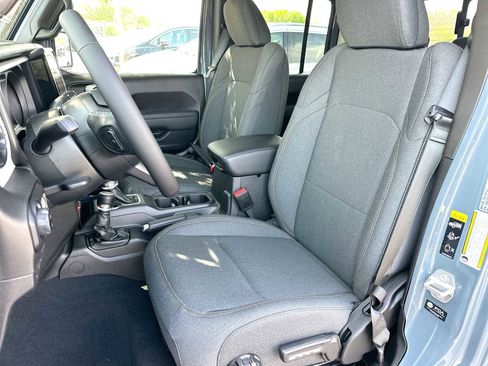 New 2026 Jeep Gladiator Sport image 17