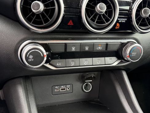 Used 2023 Nissan Sentra SV FWD image 19