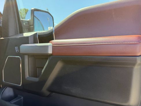 Used 2018 Ford F150 Platinum w/ Technology Package AWD/4WD image 17