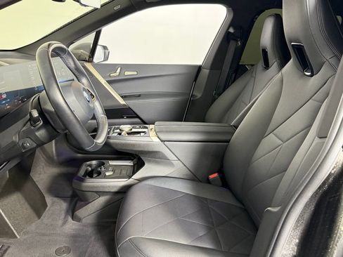 Used 2023 BMW iX xDrive50 w/ Sport Package image 15