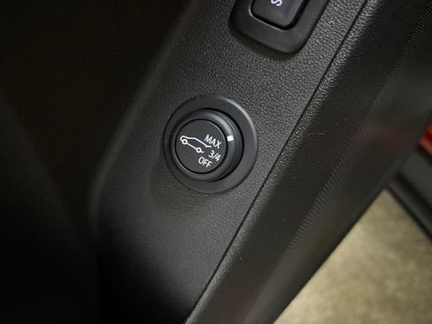 Used 2023 Chevrolet Equinox Premier AWD/4WD image 76