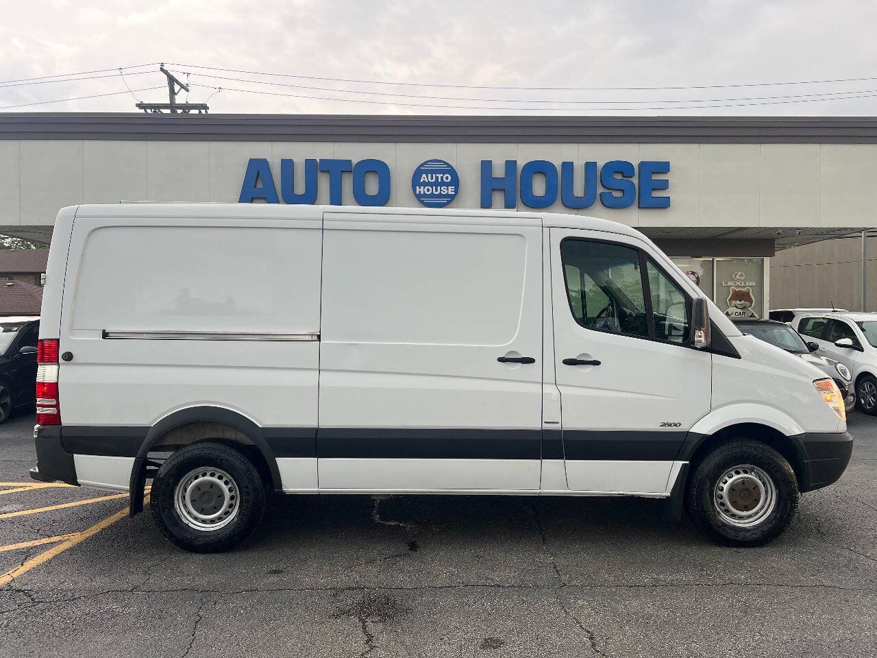 Used 2012 Mercedes-Benz Sprinter 2500 w/ Premium Pkg image 10