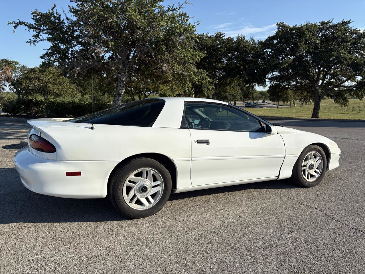 Used 1995 Chevrolet Camaro LT RWD image 31