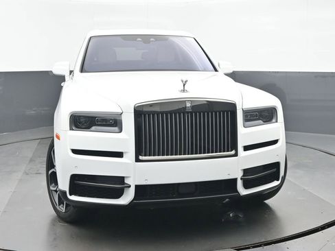 Used 2021 Rolls-Royce Cullinan Black Badge AWD/4WD image 8