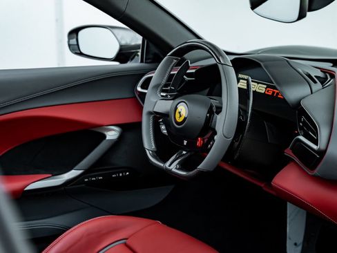Used 2023 Ferrari 296 GTS RWD image 39
