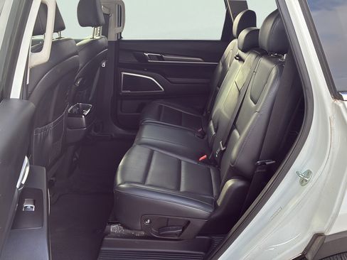 Used 2020 Kia Telluride LX FWD image 25
