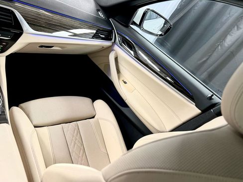 Used 2021 BMW 530i xDrive w/ Convenience Package image 25