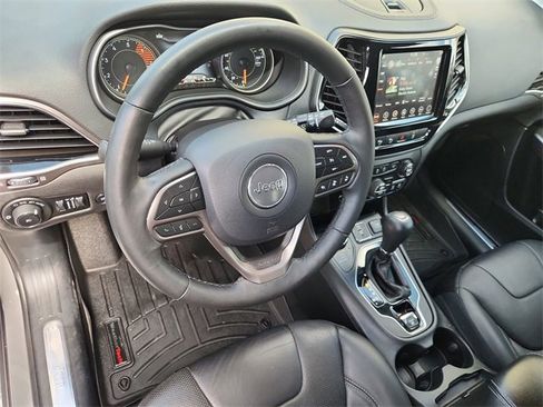 Used 2019 Jeep Cherokee Limited w/ Luxury Group image 10