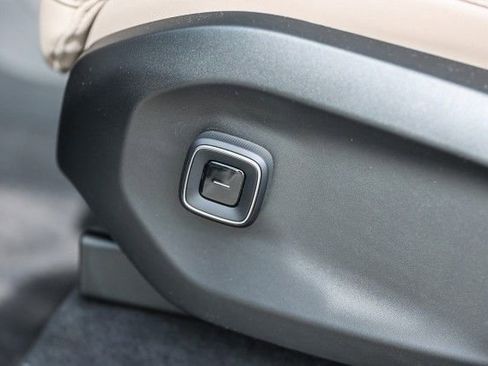 New 2025 Volvo EX90 Plus image 23