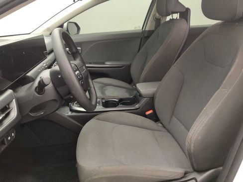 Used 2025 Kia K4 FWD image 17