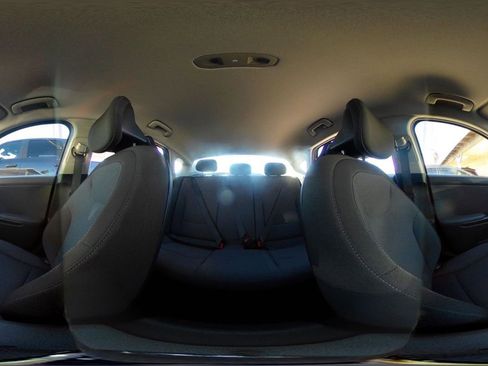 Used 2025 Kia K4 LXS image 41