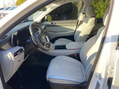 Used 2023 Hyundai Palisade SEL image 12