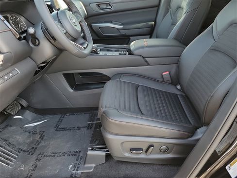 New 2025 Nissan Pathfinder Rock Creek image 14