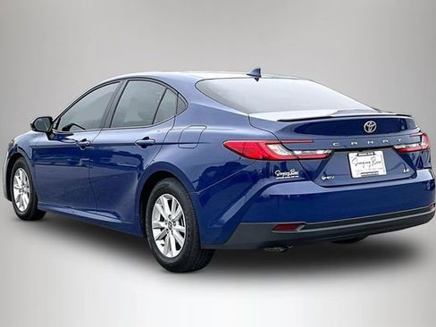 Used 2025 Toyota Camry LE image 4