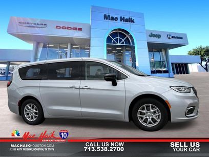 Used 2024 Chrysler Pacifica Touring-L