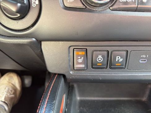Used 2023 Nissan Frontier PRO-4X w/ Pro-4X Premium Package AWD/4WD image 37