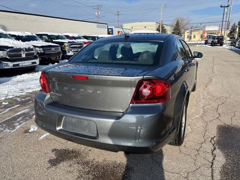 Used 2012 Dodge Avenger SXT image 5