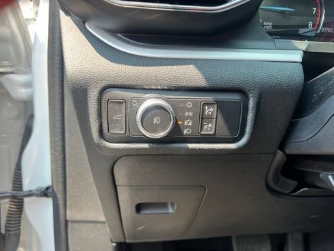 Used 2021 Ford Explorer XLT w/ Equipment Group 202A AWD/4WD image 23