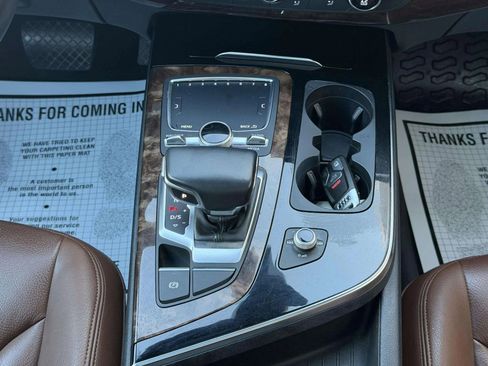 Used 2018 Audi Q7 3.0T Premium Plus w/ Premium Plus Package image 32