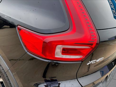 Used 2021 Volvo XC40 T5 R-Design w/ Climate Package AWD/4WD image 29