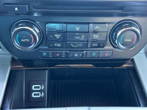 Used 2018 Ford F150 Lariat image 15