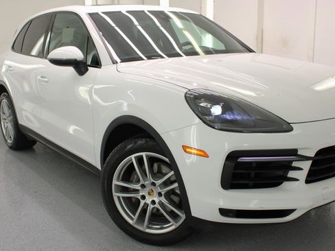 Used 2020 Porsche Cayenne AWD/4WD image 12