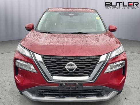 Used 2023 Nissan Rogue SV image 3
