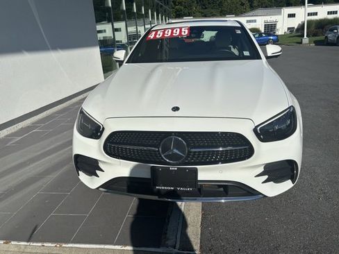 Used 2022 Mercedes-Benz E 350 4MATIC Sedan image 4