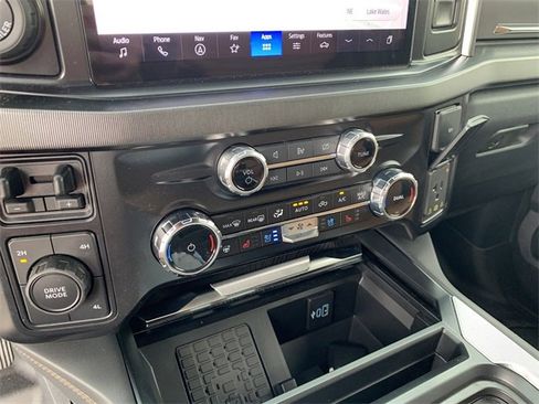 New 2024 Ford F450 Platinum w/ FX4 Off-Road Package image 26