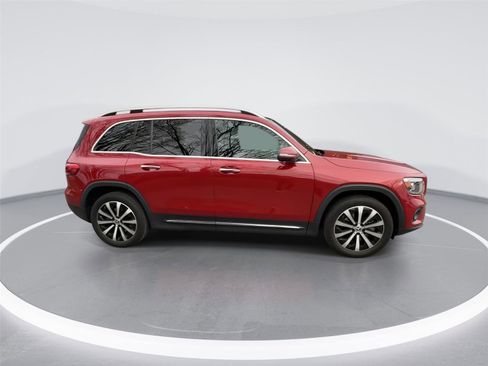Used 2022 Mercedes-Benz GLB 250 4MATIC image 9