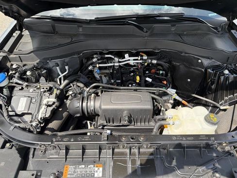 Used 2023 Ford Explorer XLT w/ Equipment Group 202A AWD/4WD image 36