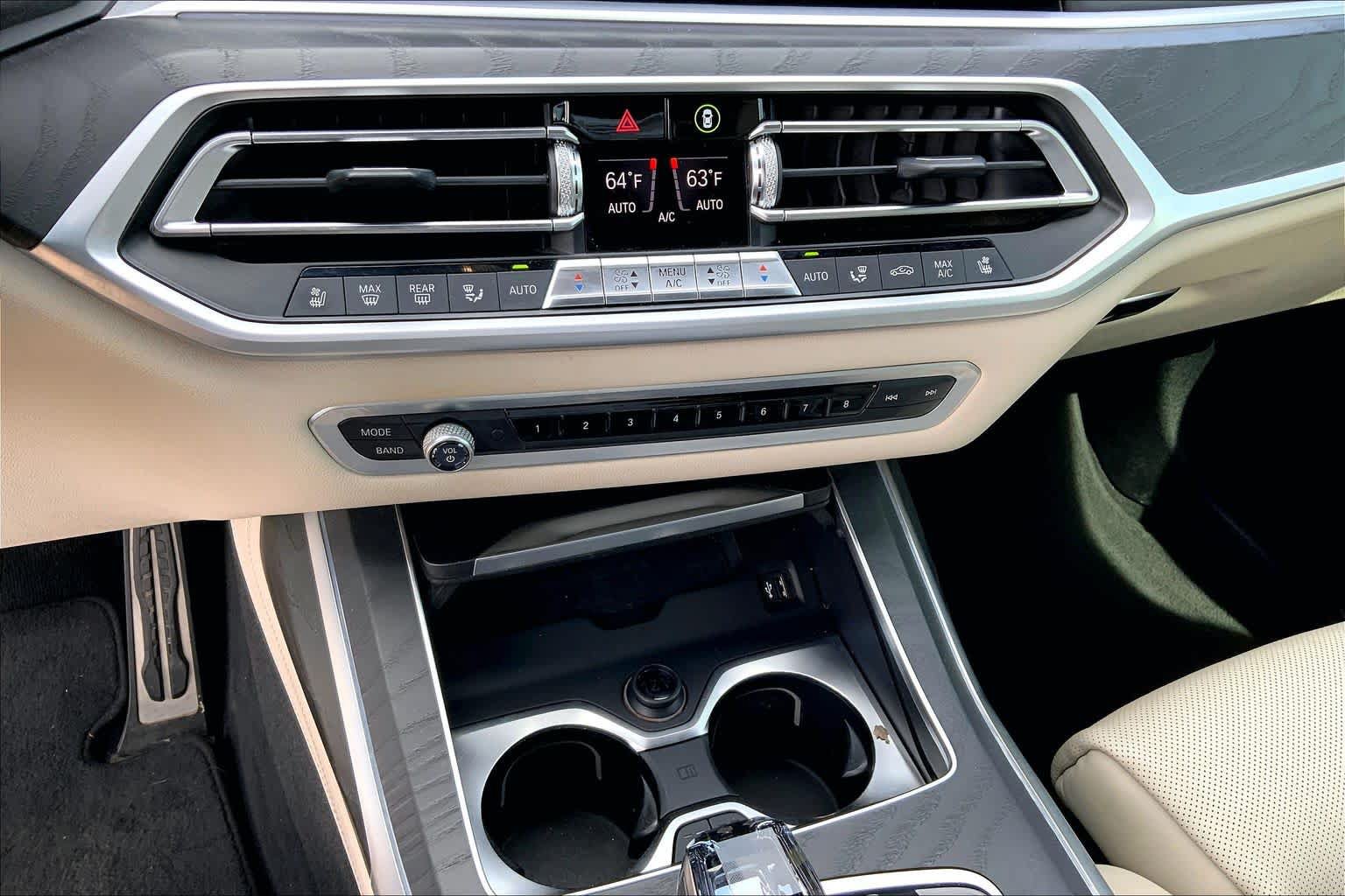 Used 2020 BMW X7 xDrive40i w/ M Sport Package AWD/4WD image 32