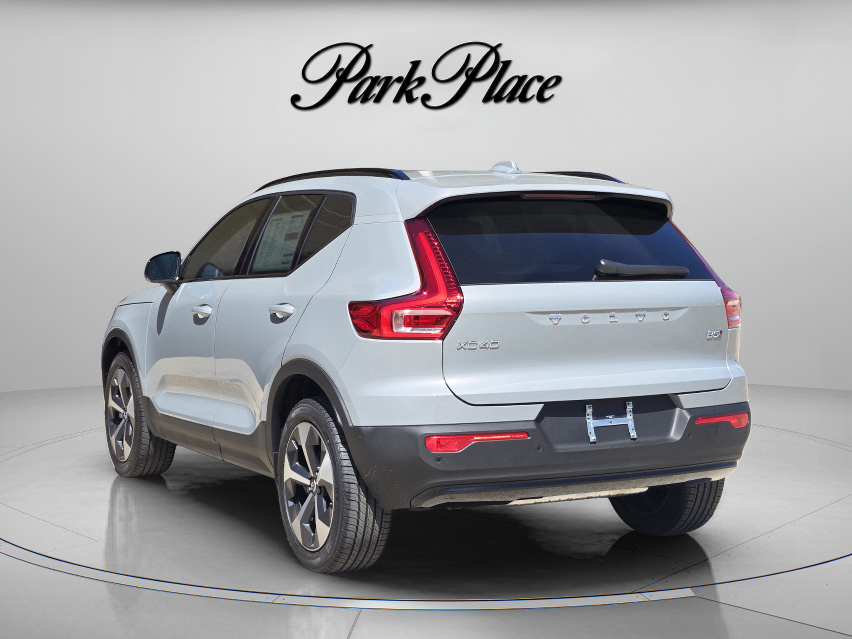 Used 2026 Volvo XC40 B5 Plus w/ Protection Package Premier AWD/4WD image 6