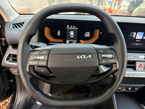 Used 2025 Kia K4 LXS image 25