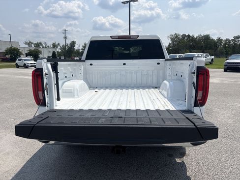Used 2025 GMC Sierra 1500 SLT AWD/4WD image 10