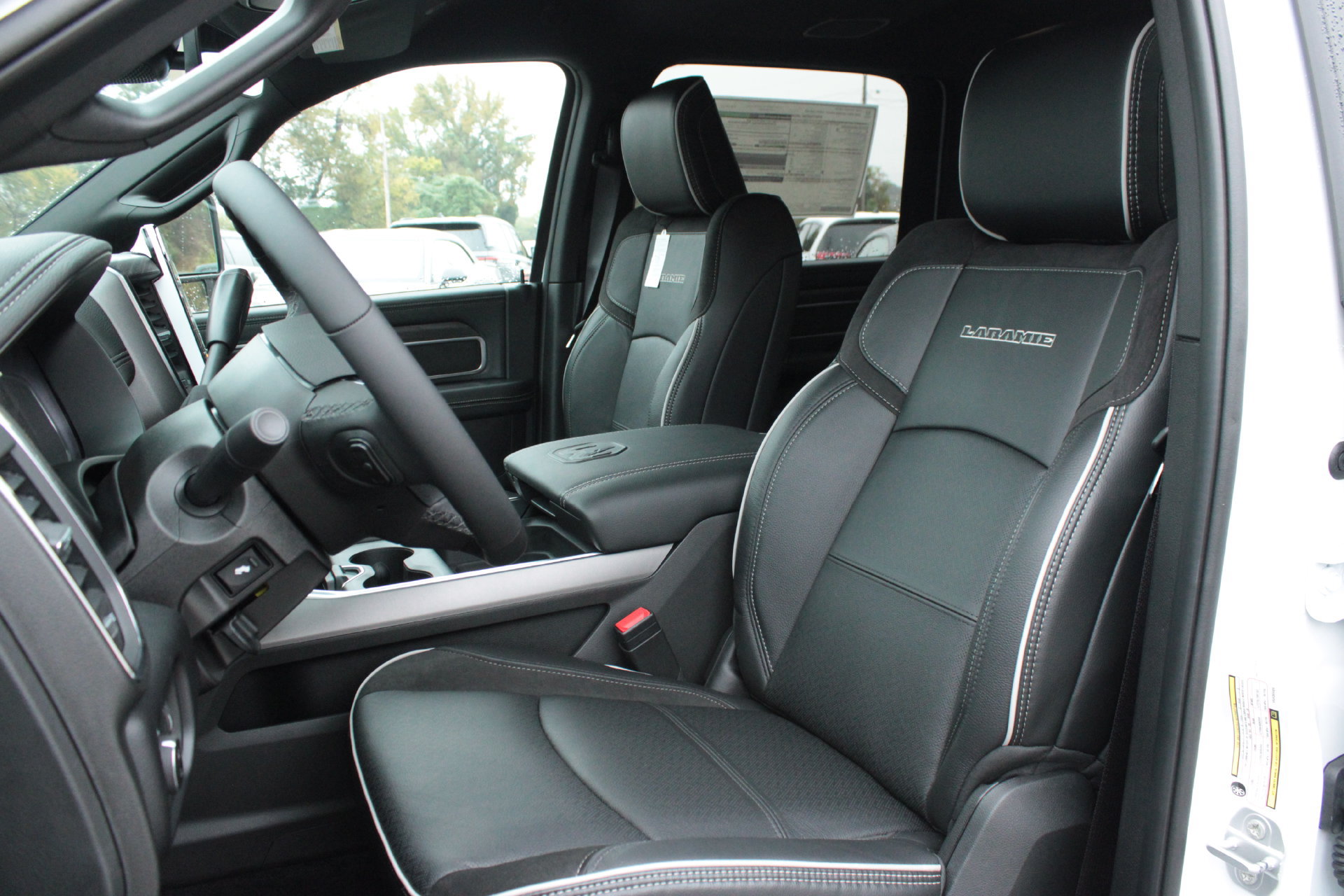 New 2027 RAM 3500 Laramie AWD/4WD image 15