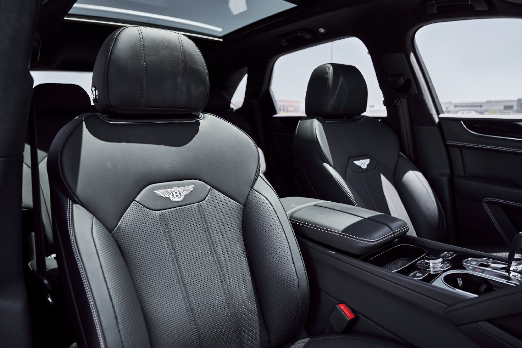 Used 2024 Bentley Bentayga AWD/4WD image 39
