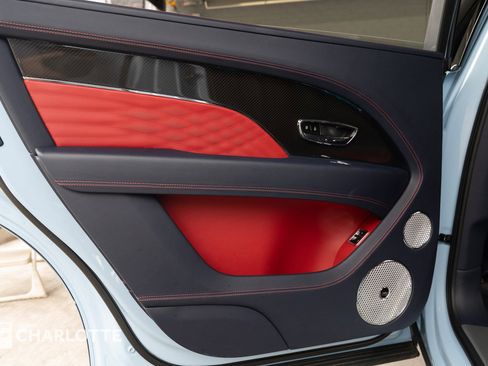 Used 2023 Bentley Bentayga Extended Wheelbase image 37