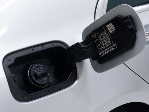 Used 2014 Mercedes-Benz S 63 AMG 4MATIC Sedan image 23