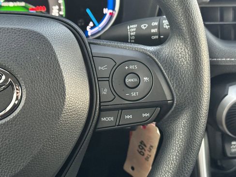 Certified 2025 Toyota RAV4 LE image 29