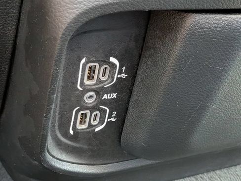 Used 2022 RAM 1500 Laramie AWD/4WD image 28