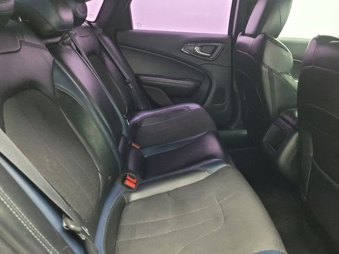 Used 2015 Chrysler 200 S image 19