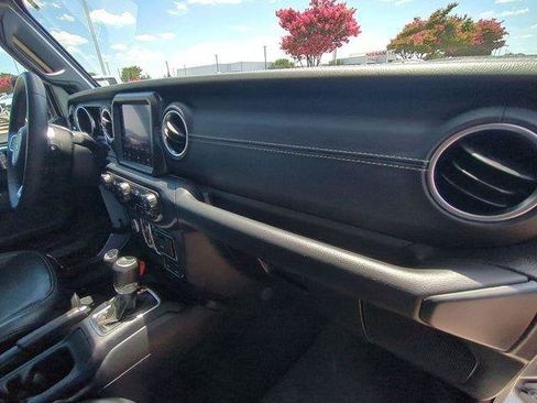Used 2023 Jeep Wrangler Unlimited Sahara AWD/4WD image 28
