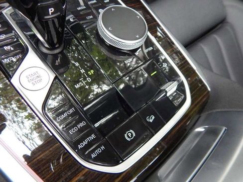 Used 2020 BMW X7 xDrive40i w/ Parking Assistance Package image 39