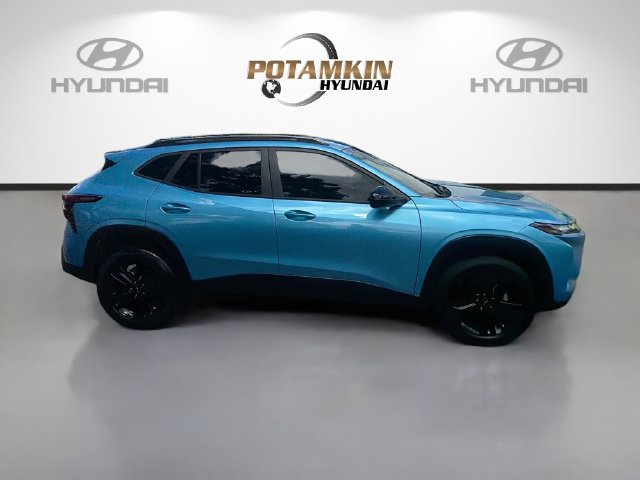 Used 2025 Chevrolet Trax ACTIV w/ Driver Confidence Package FWD image 4