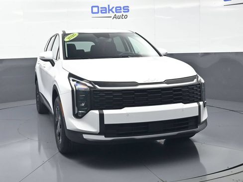 New 2026 Kia Sportage LX w/ LX Convenience Package AWD/4WD image 2