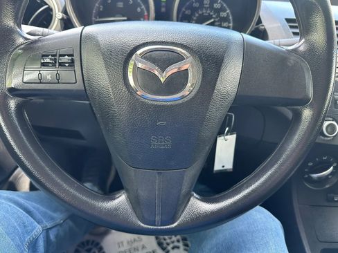 Used 2013 MAZDA MAZDA3 i SV w/ Convenience Pkg image 9