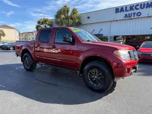 Used 2019 Nissan Frontier SV image 1